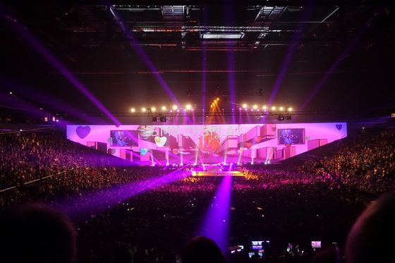 Kwaliteit 3D Holografische Witte het Hologramscherm van het Projectiesysteem 80 Percenten Overbrengings Fabriek